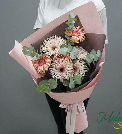 Bouquet with Gerbera and Eucalyptus photo 394x433